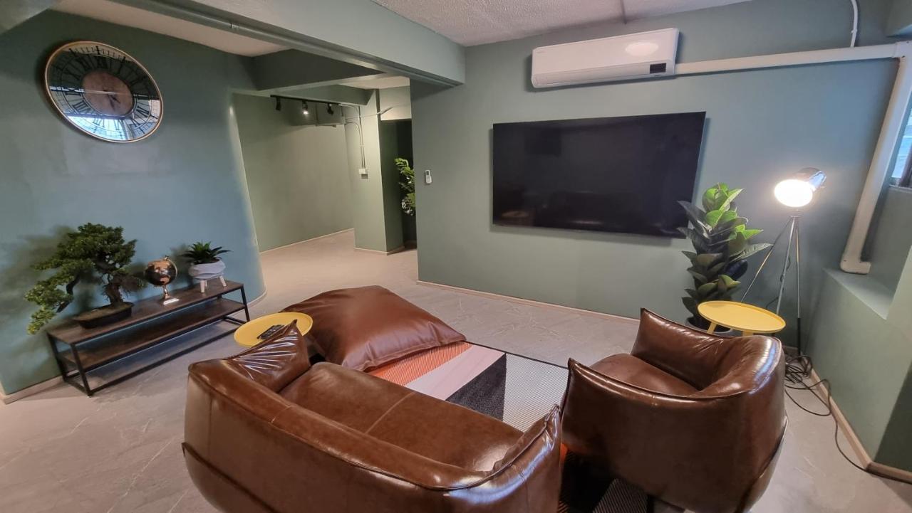 Glur Hostel Pattaya Walking Street Екстериор снимка